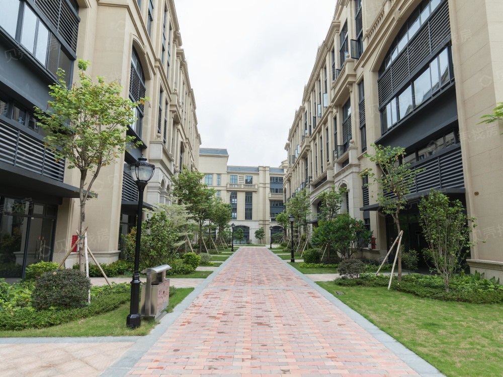 上海國(guó)際貨運(yùn)代理公司上海虹口區(qū)廠房|辦公室裝修工程